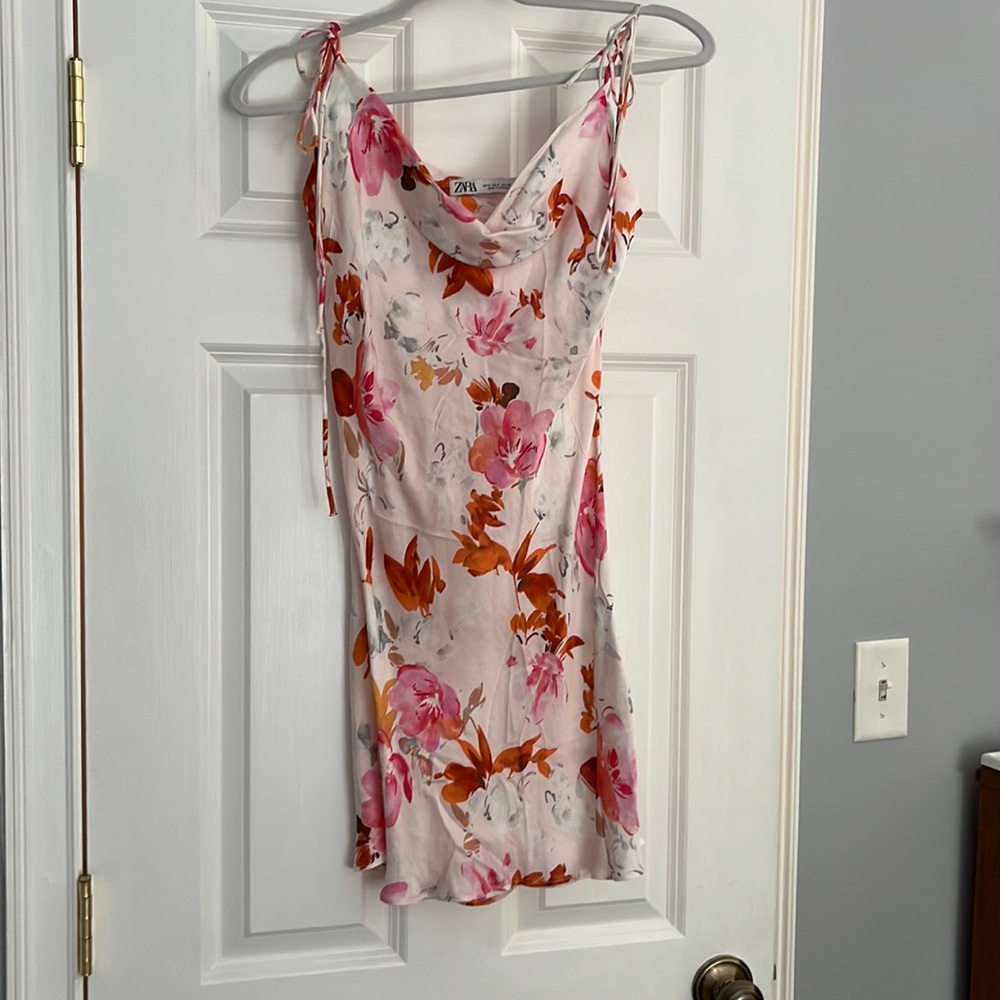Zara flower dress never worn